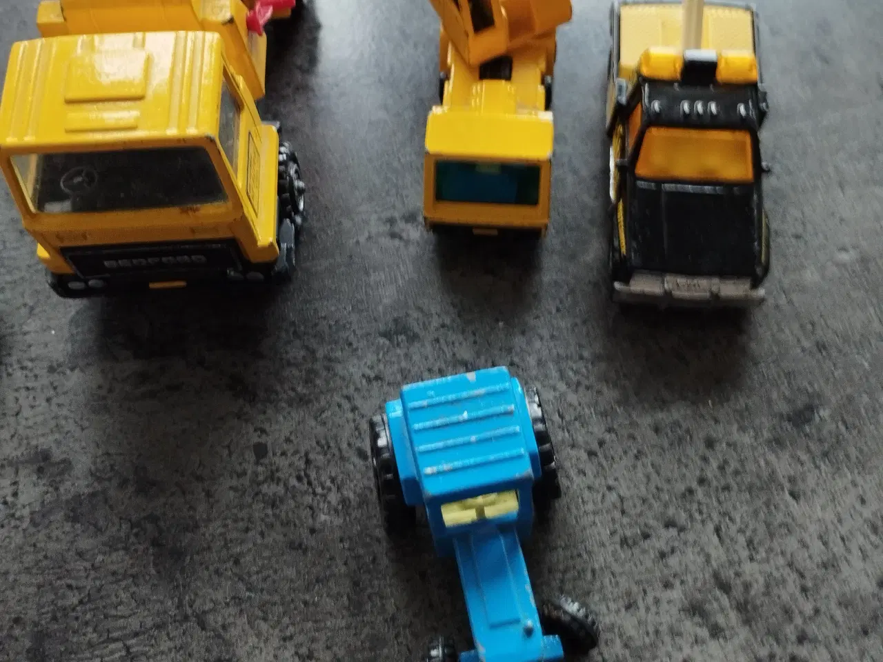 Billede 4 - legetøjsbiler metal gamle kr. 180,00