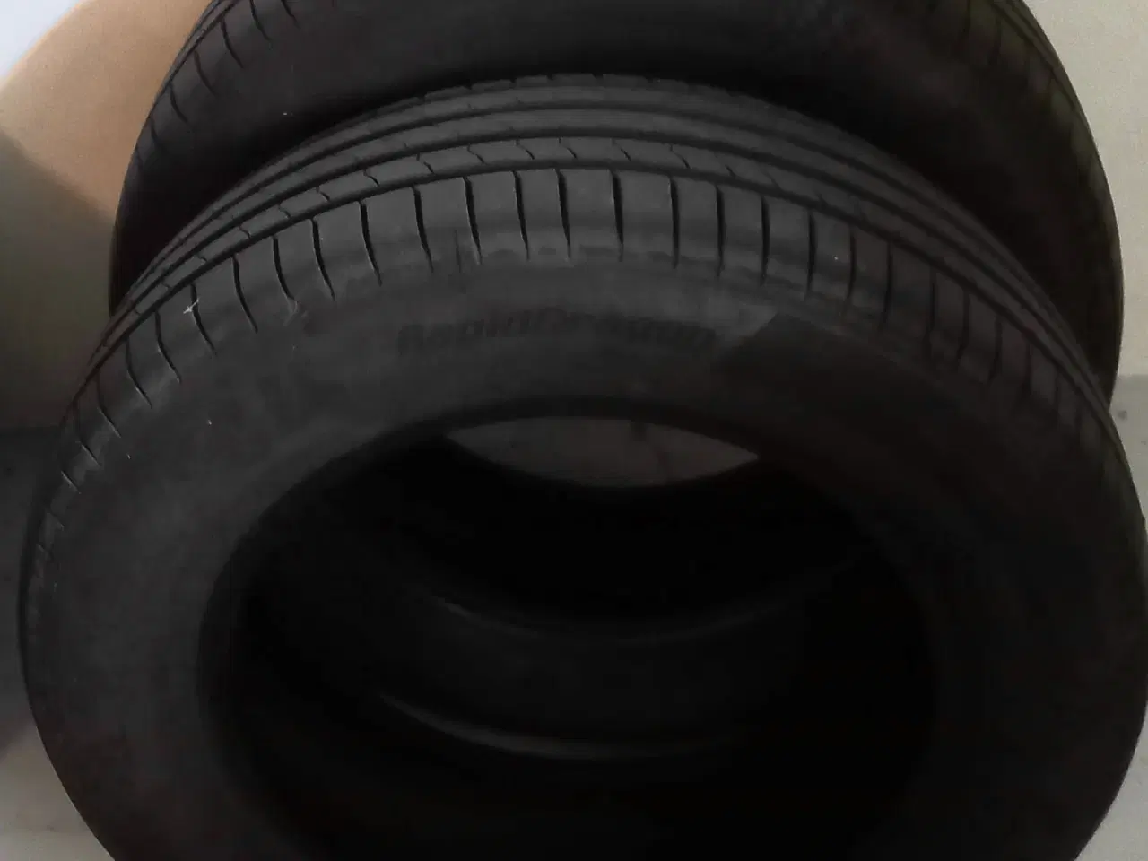 Billede 2 - Næsten nye sommerdæk med få km.
