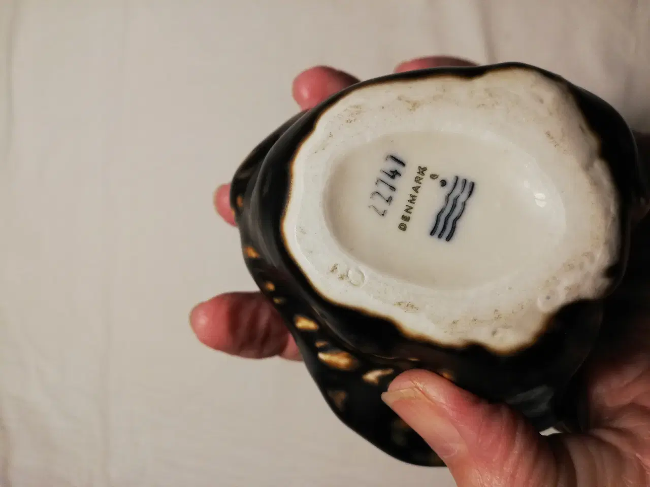 Billede 3 - 2 brune stentøjs bjørne figurer nr. 22747 og 22748