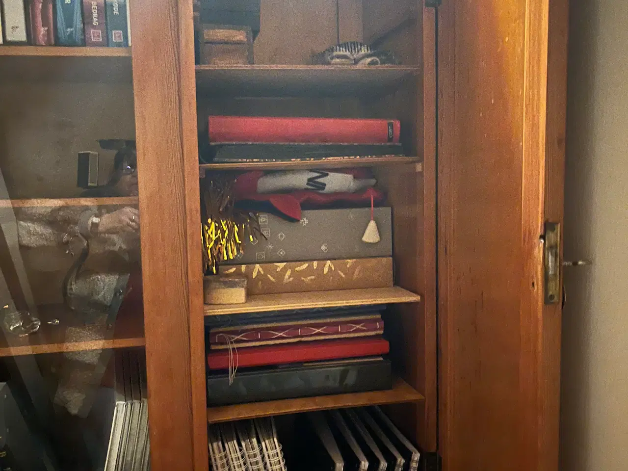 Billede 4 - Gammel skab 