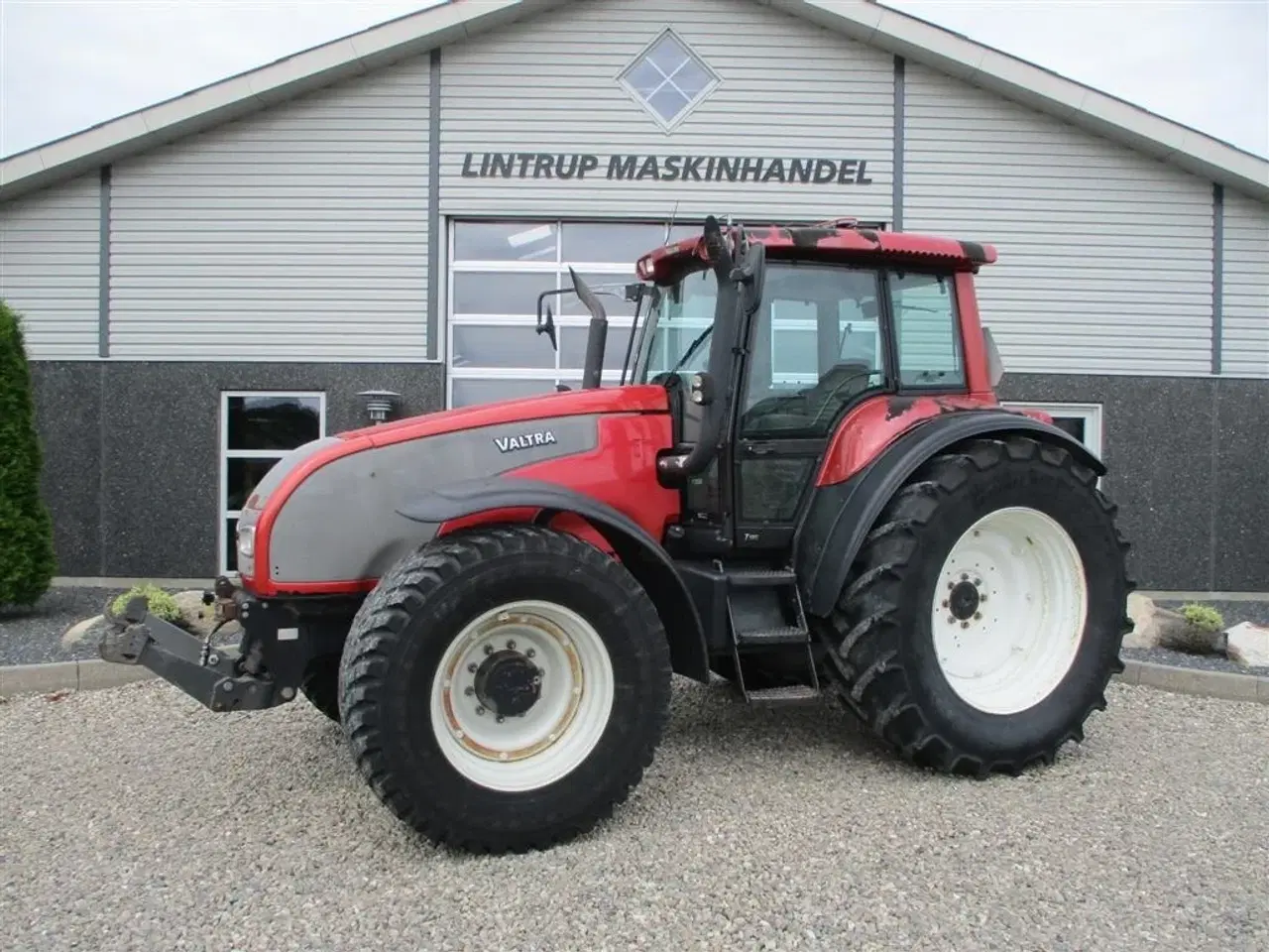 Billede 1 - Valtra T190 Med frontlift og affjedret foraksel