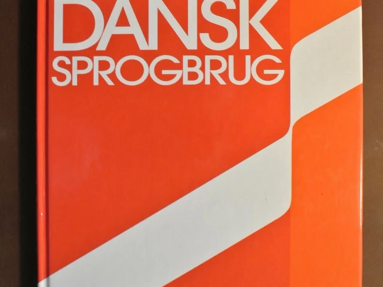 Billede 1 - politikens basisbog om dansk sprogbrug, af henrik 