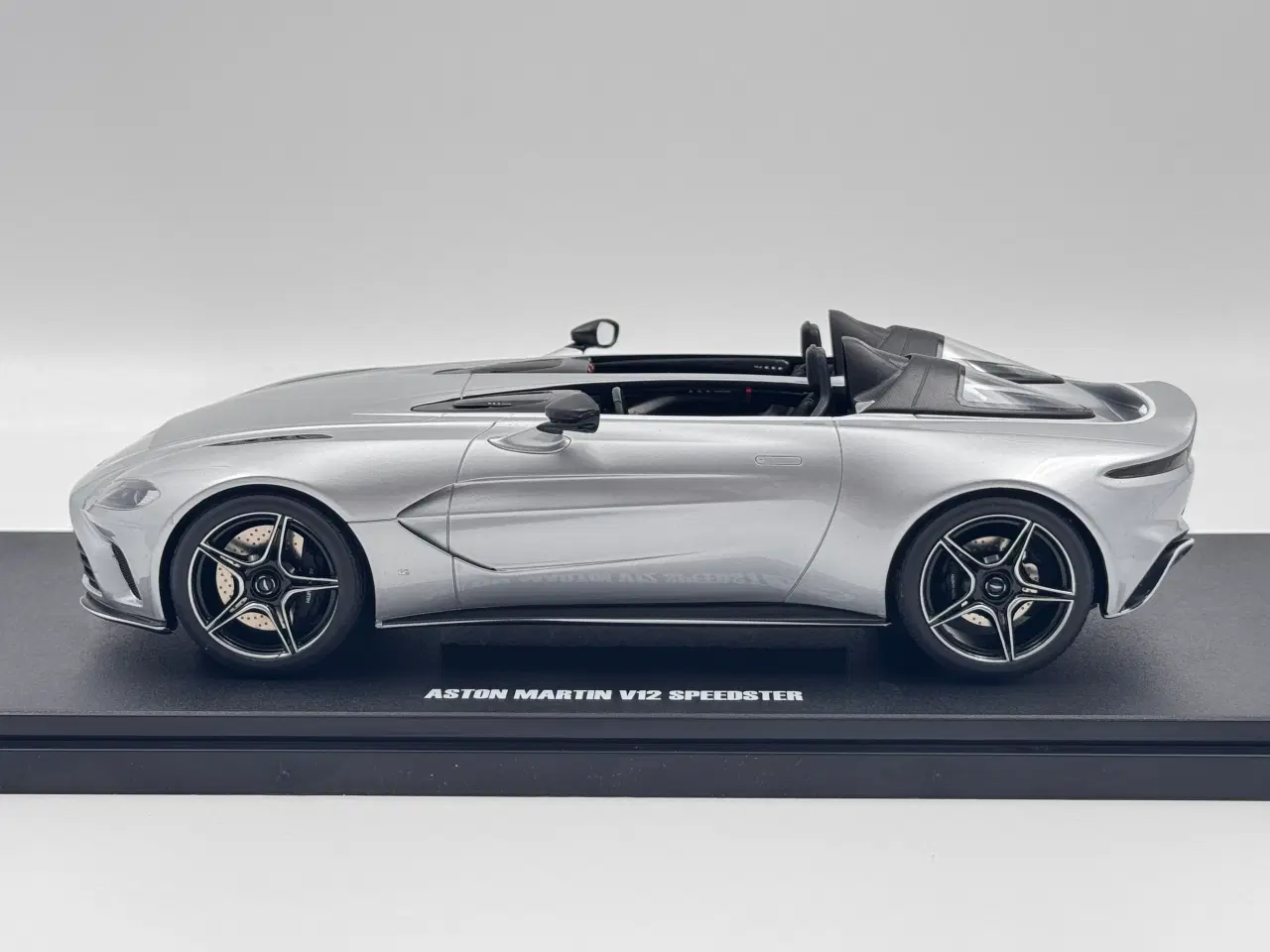 Billede 2 - 2020 Aston Martin V12 Speedster - 1:18