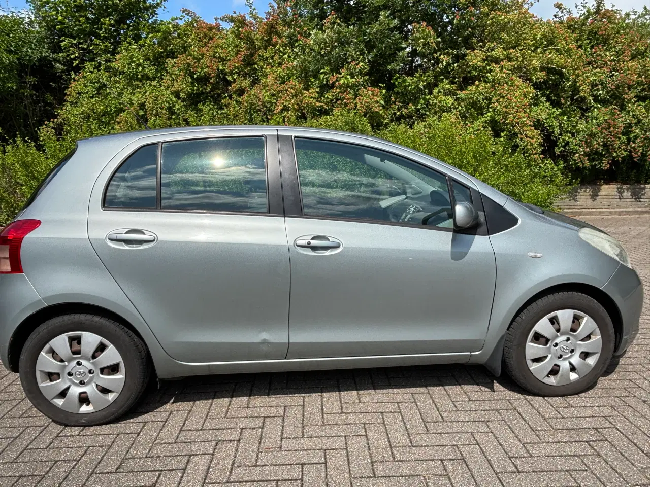 Billede 6 -  TOYOTA YARIS 1.3 VVT-I / NØGLEFRI