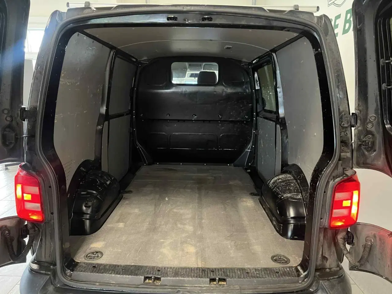 Billede 5 - VW Transporter 2,0 TDi 102 Kassevogn kort