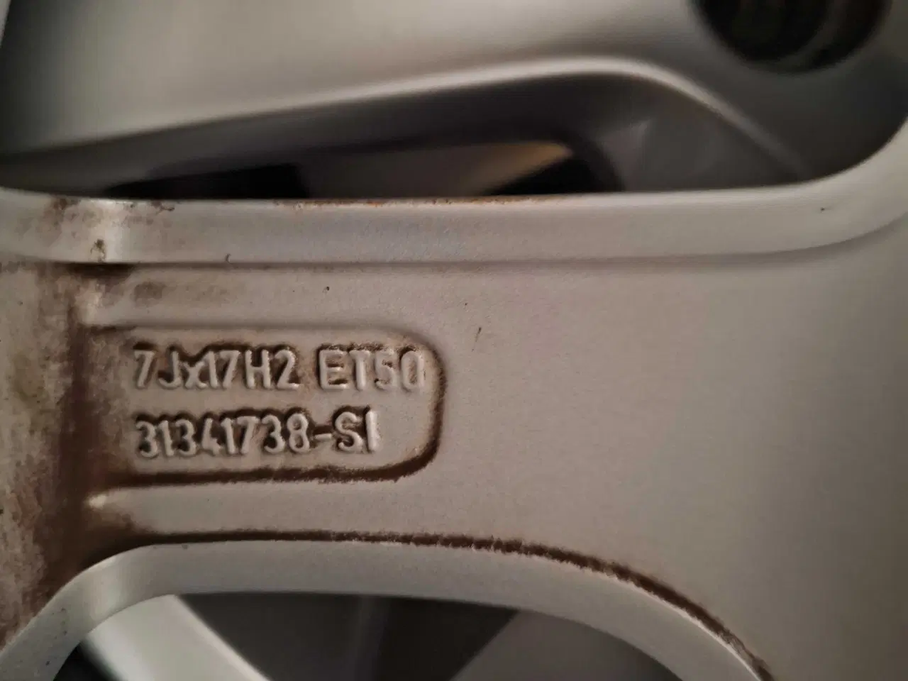 Billede 4 - Alufælge Pandora Volvo sommerdæk 17"