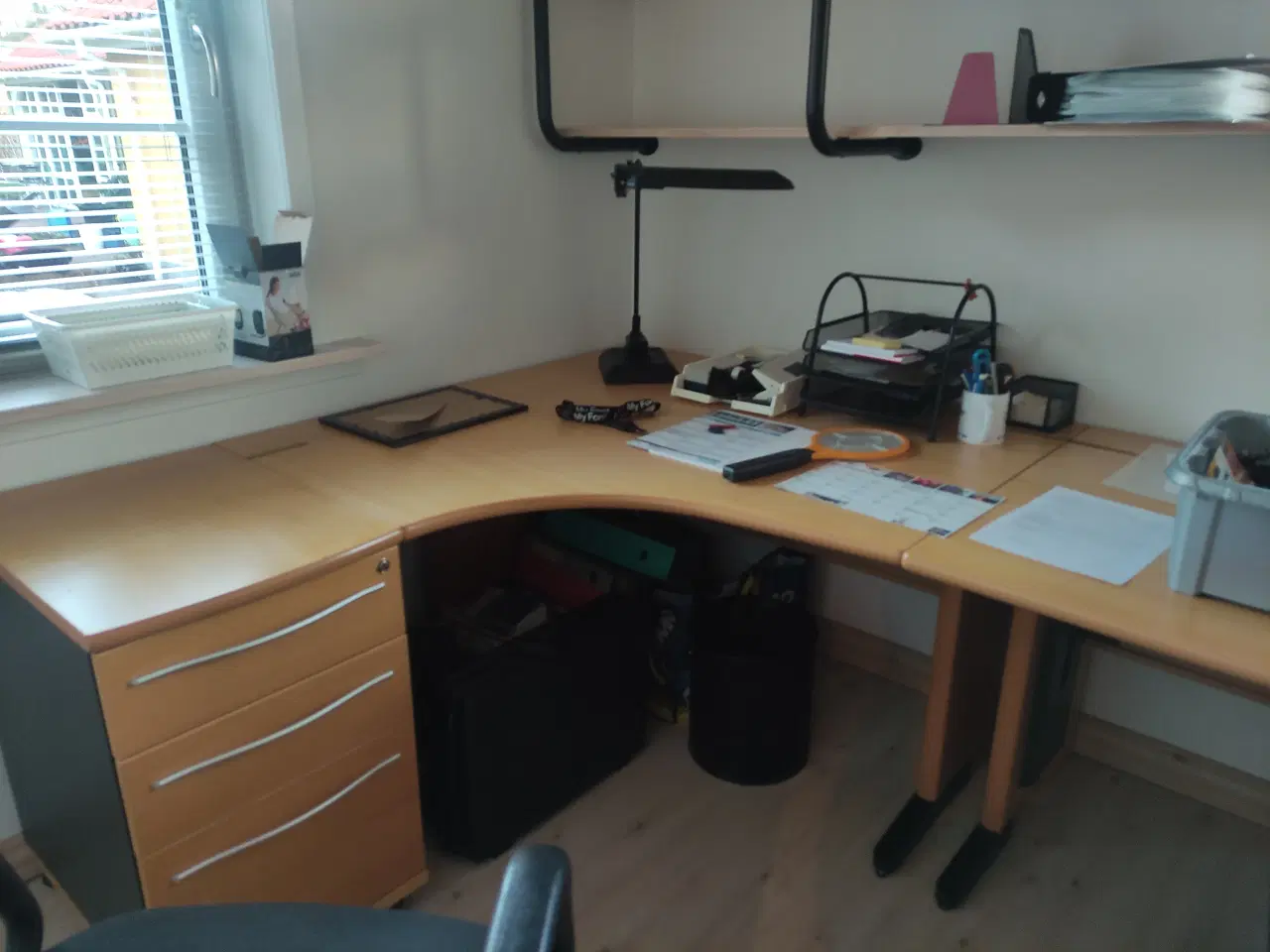 Billede 1 - Skrivebord med reol