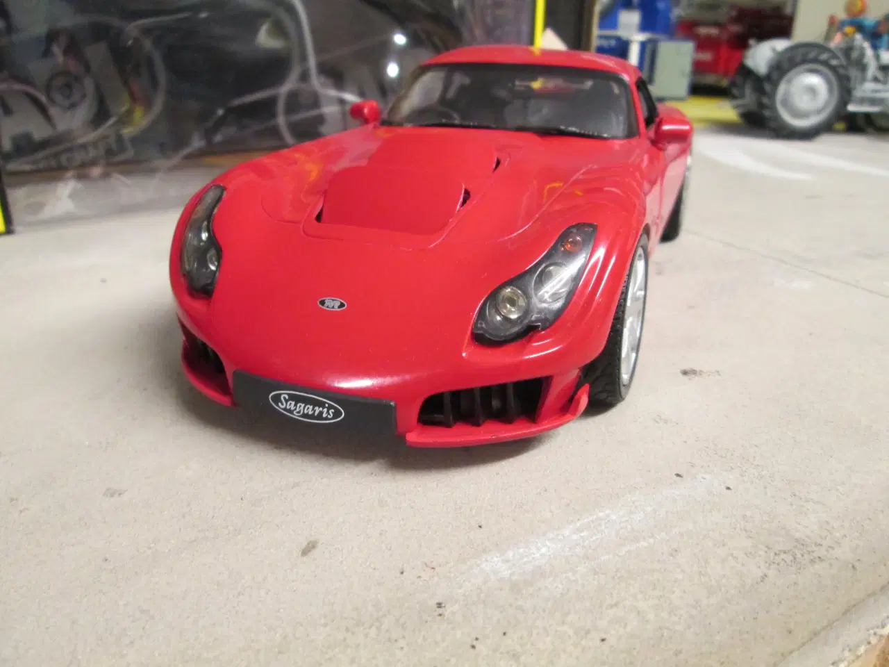 Billede 2 - Modelbil  1:18   Tvr Sagaris   Jadi  