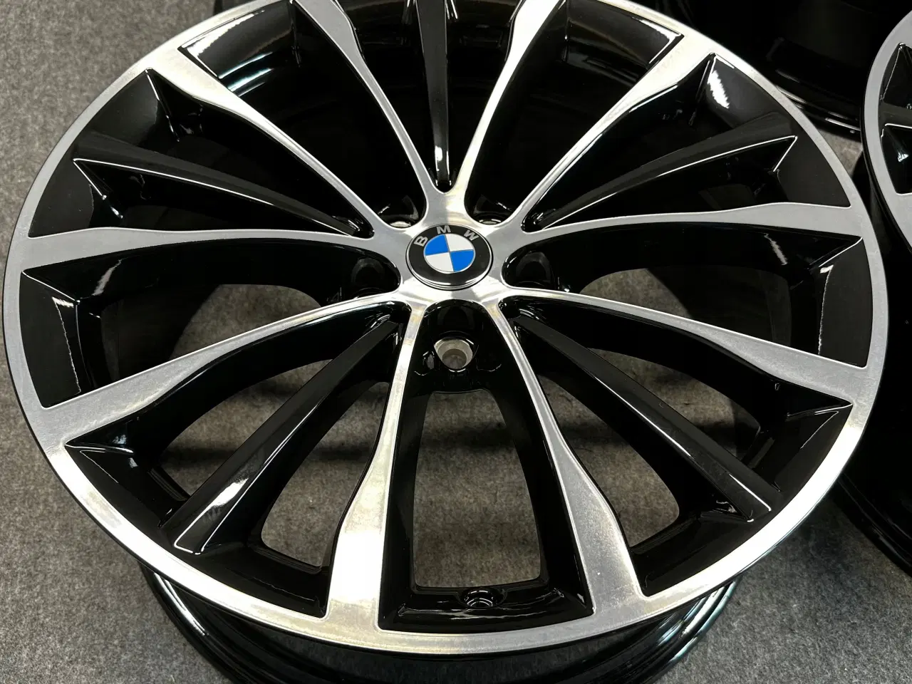 Billede 2 - BMW 5 G30 G31 663 8J og 9J x 19" 5x112