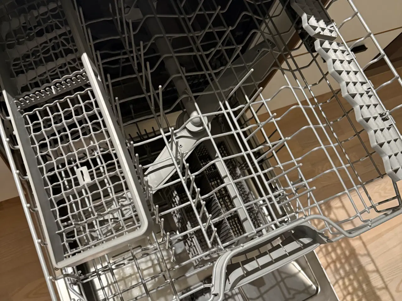 Billede 2 - Bosch opvaskemaskine underbygget hvid