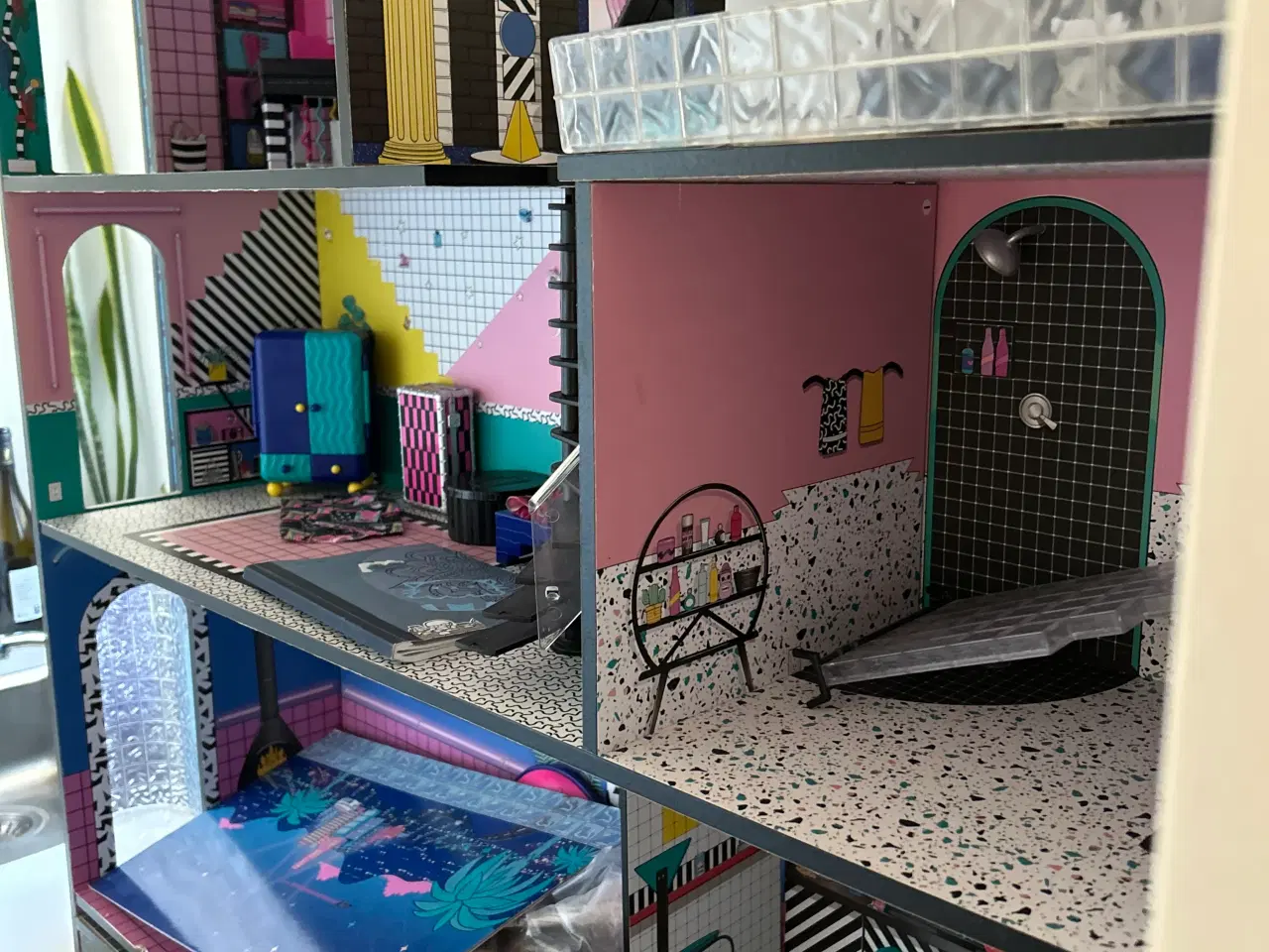 Billede 3 - L.O.L. Surprise dukkehus med møbler