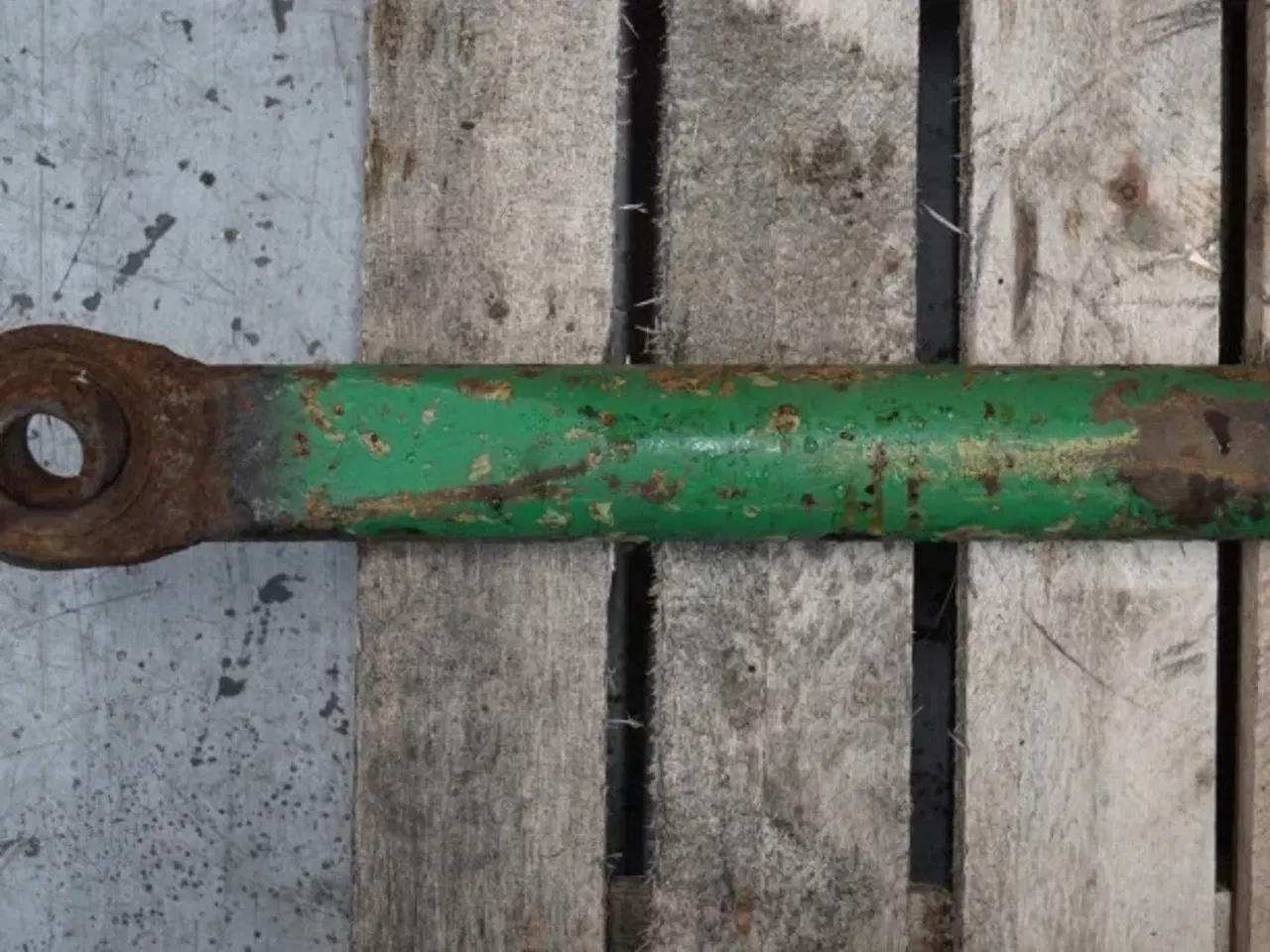 Billede 11 - John Deere 4040 R.H. Liftarm AR80666