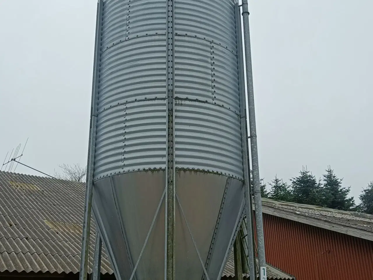 Billede 4 - - - - Silo (Måske MHJ) men nok en Dacs silo,