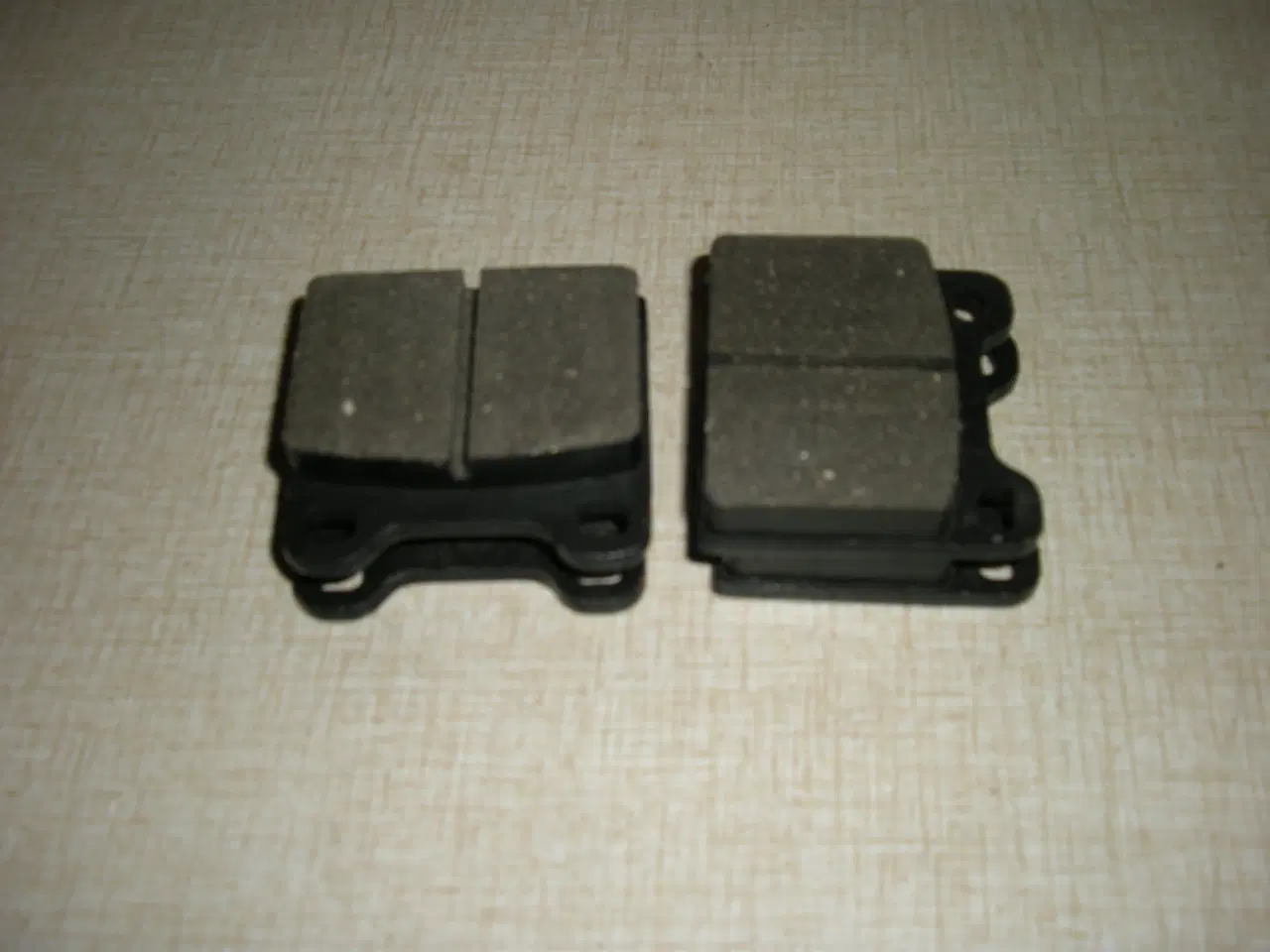 Billede 2 - Bremseklodser for og bag Mercedes /8