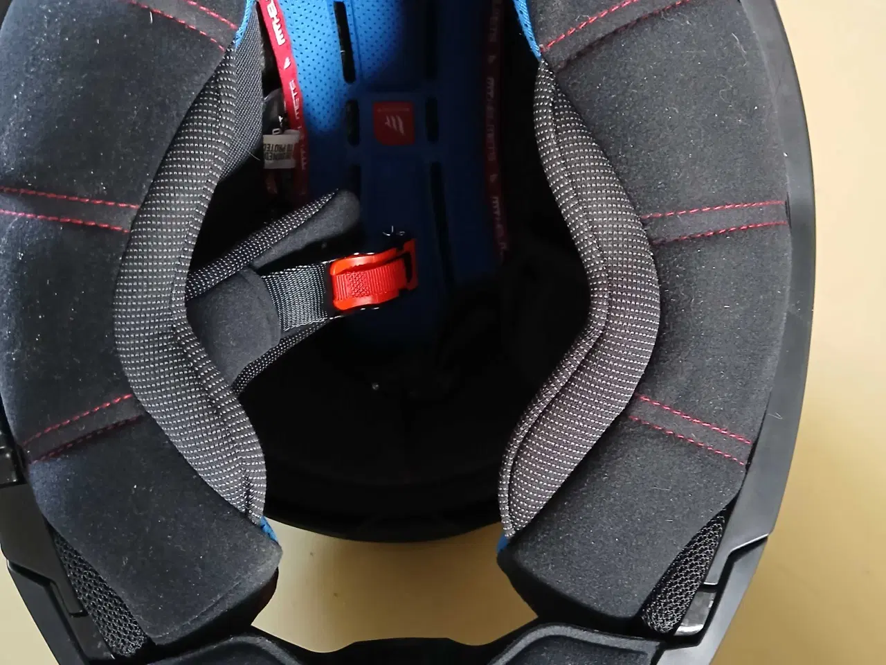 Billede 4 - Styrthjelm med solbrille