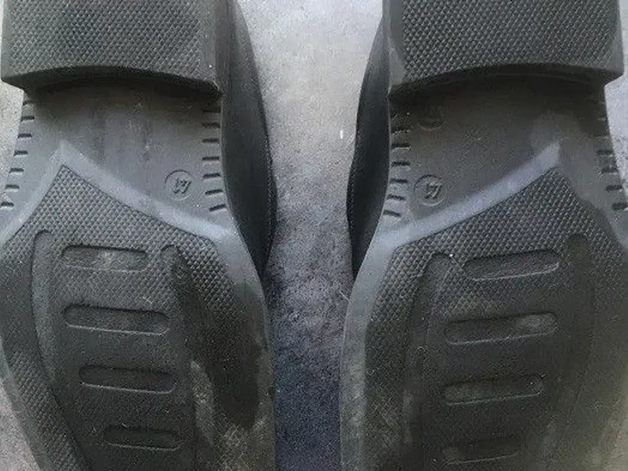 Billede 7 - Herre sko svarer til 42/43  Sort læder 