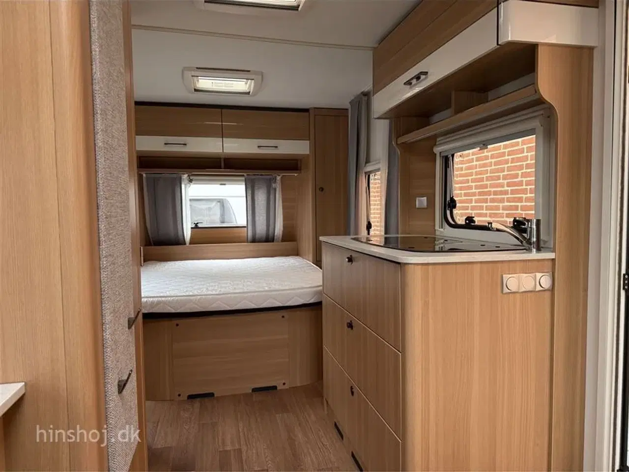 Billede 7 - 2021 - LMC Style 450 D   Lækker vogn med fritstående dobbeltseng fra Hinshøj Caravan A/S