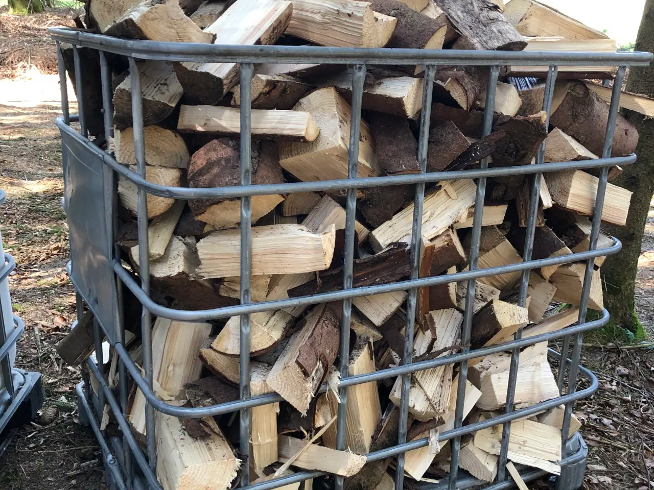 Billede 1 - Brænde Gran, savet og kløvet