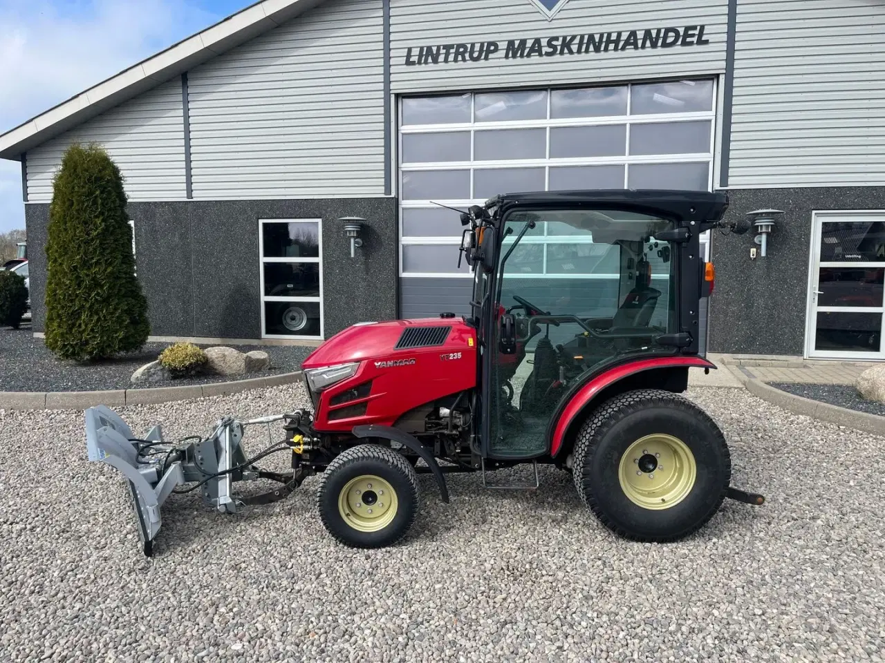 Billede 10 - Yanmar YT 235H 4WD Snow Edition med sneplov og spreder