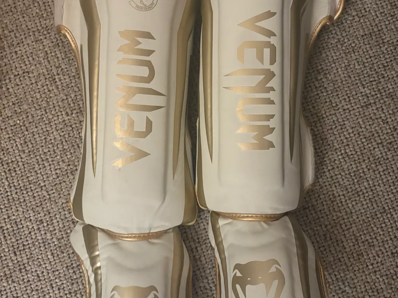 Billede 3 - Venum kickBokseudstyr Sæt Hvid guld