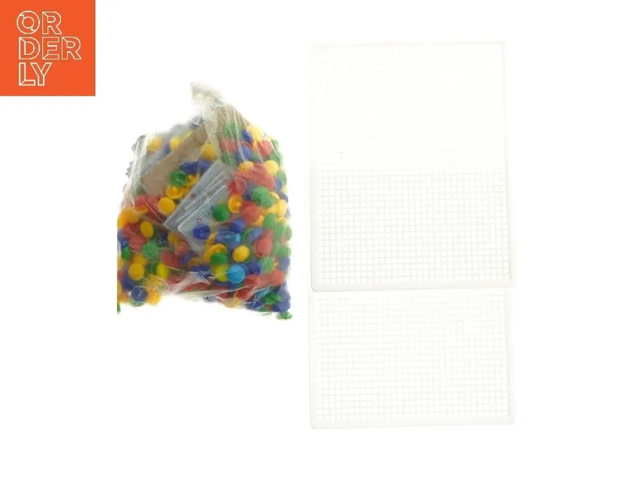 Billede 1 - Plastik pixel sæt med farvede brikker (str. 24,5x19,5 cm)