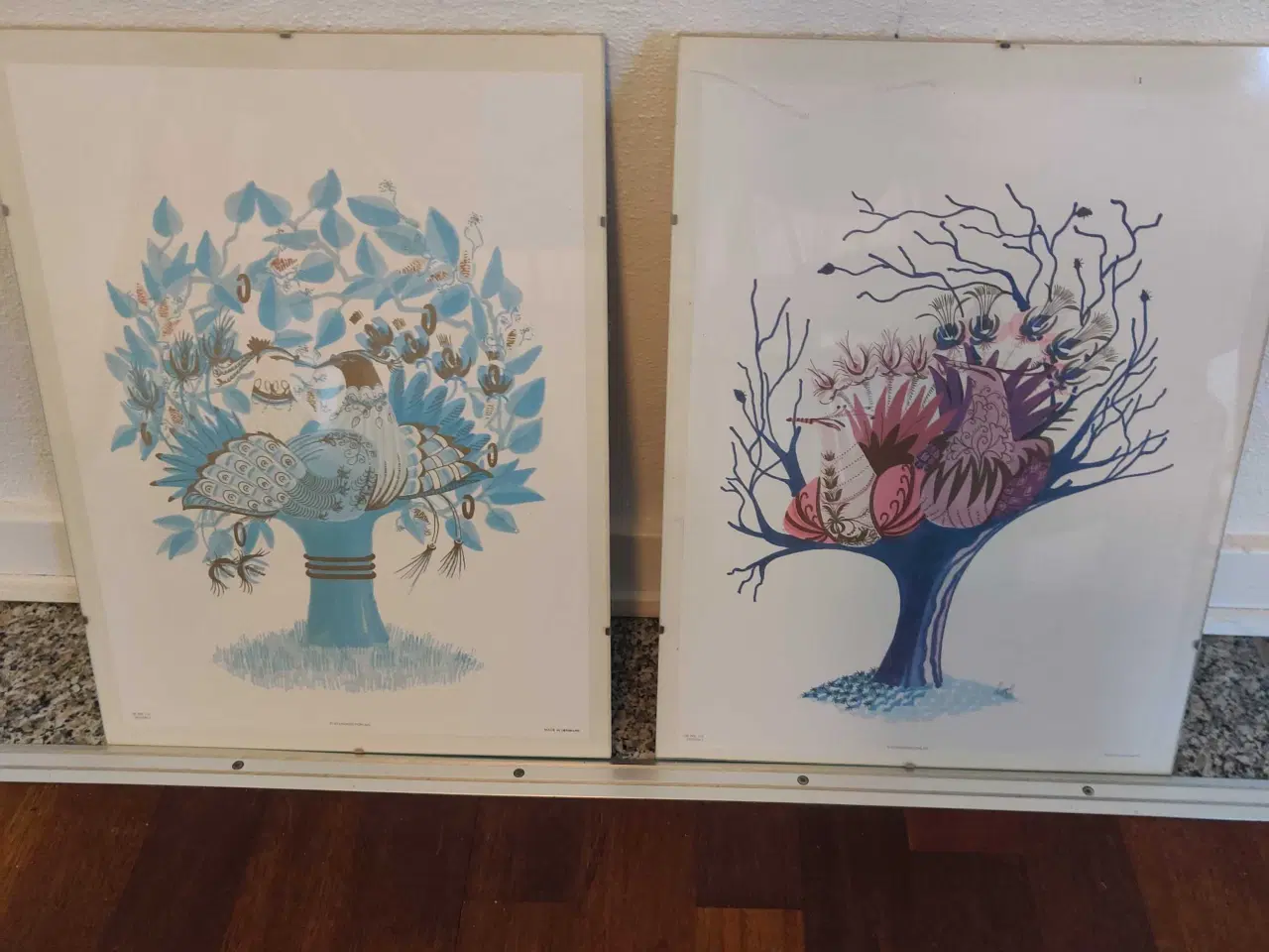 Billede 1 - To plakater med trædesign i blå og rosa nuancer