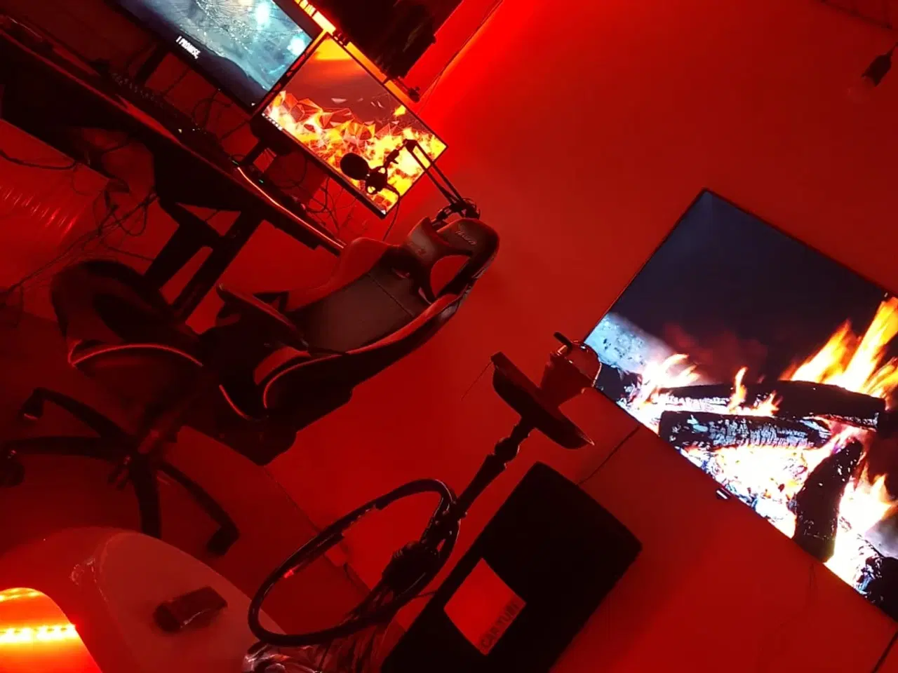 Billede 4 - Gamer computer med bord sælges 