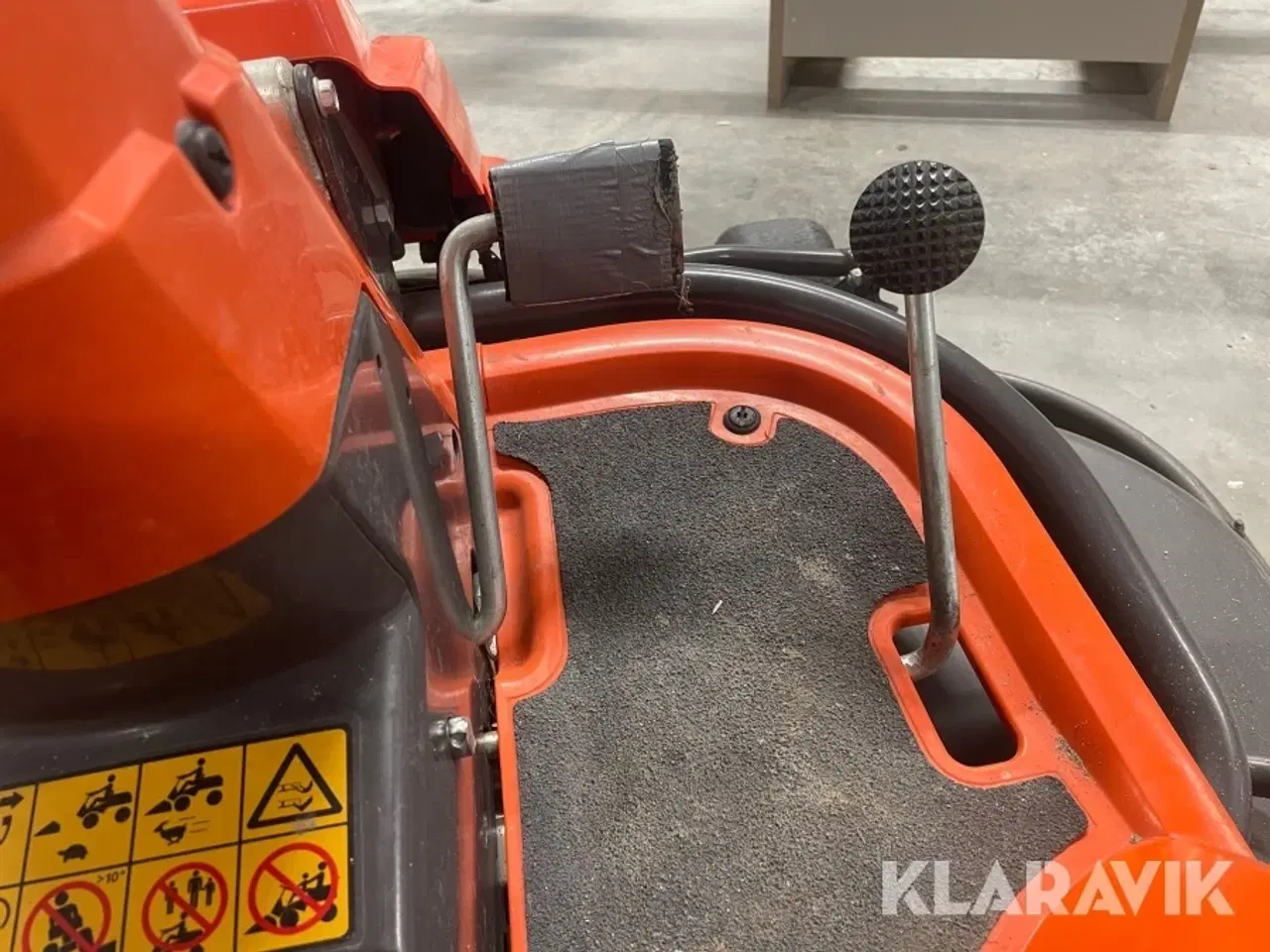 Billede 11 - Plæneklipper Husqvarna R175 med rive