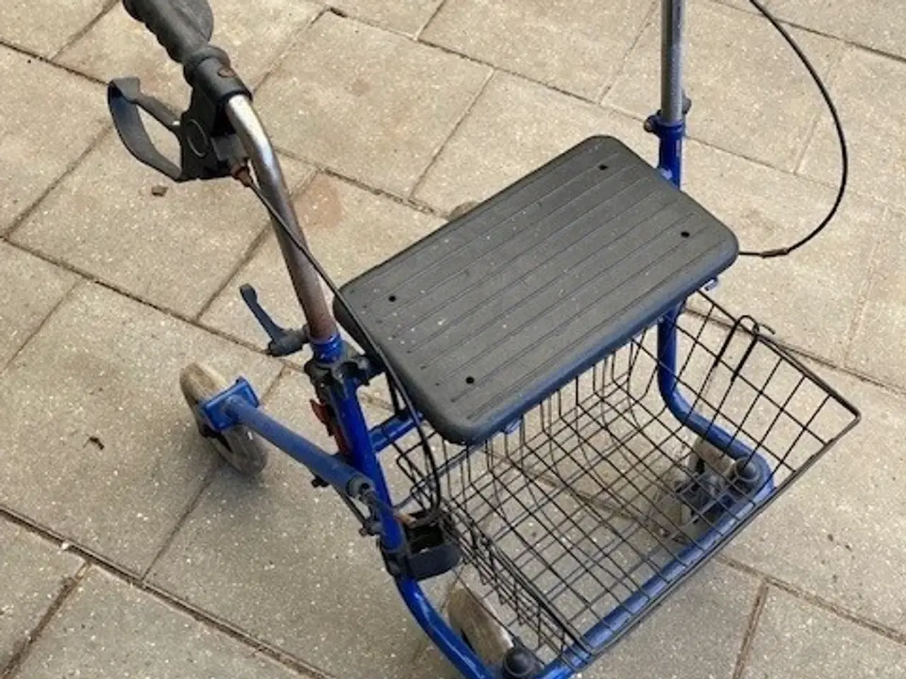 Billede 2 - rollator og badestol