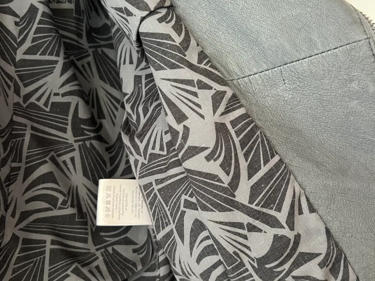 Billede 13 - Grå Skindjakke fra Phobia. (Str. 36)