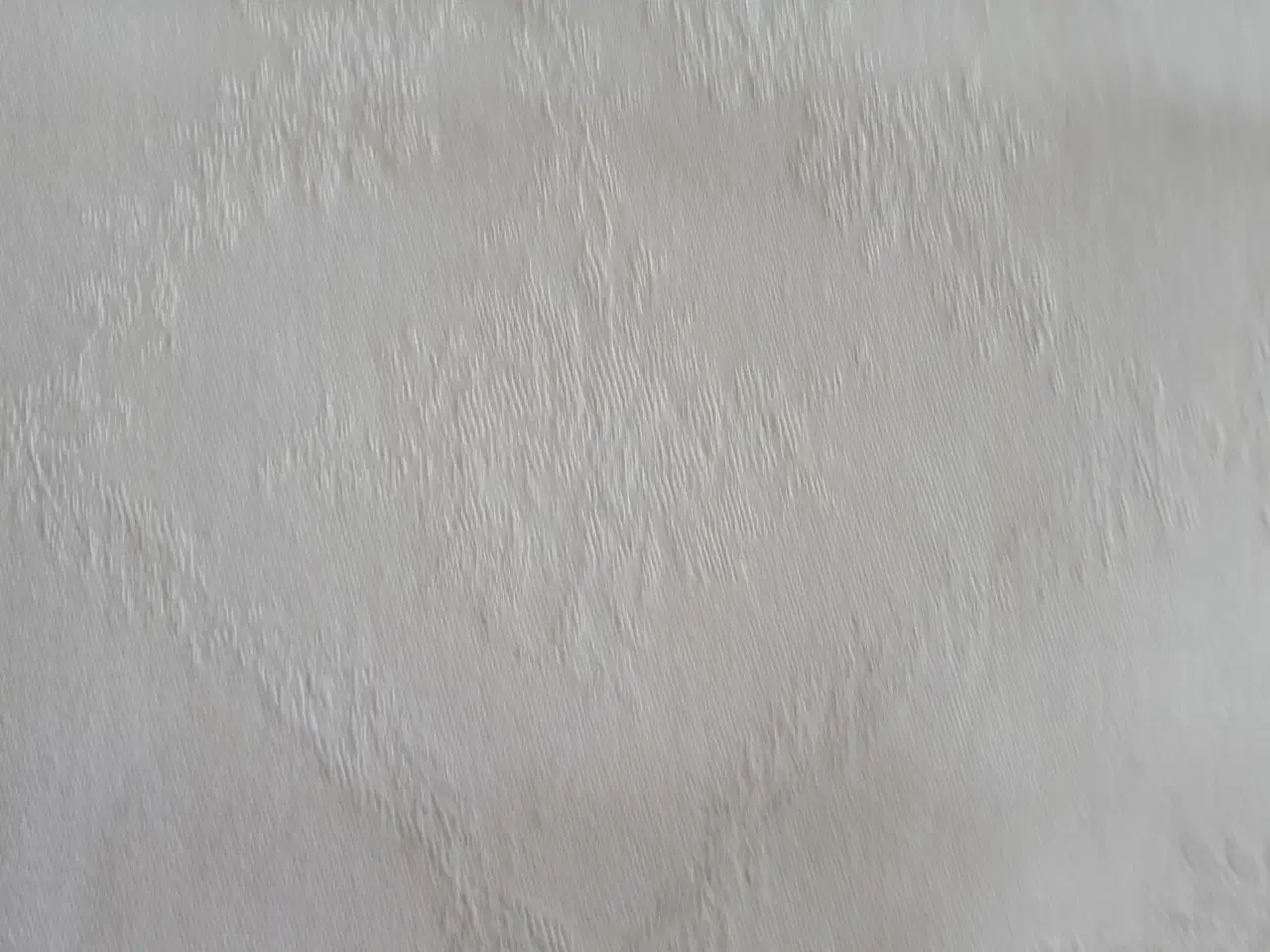 Billede 3 - Hvide vævede stofduge 4 stk.