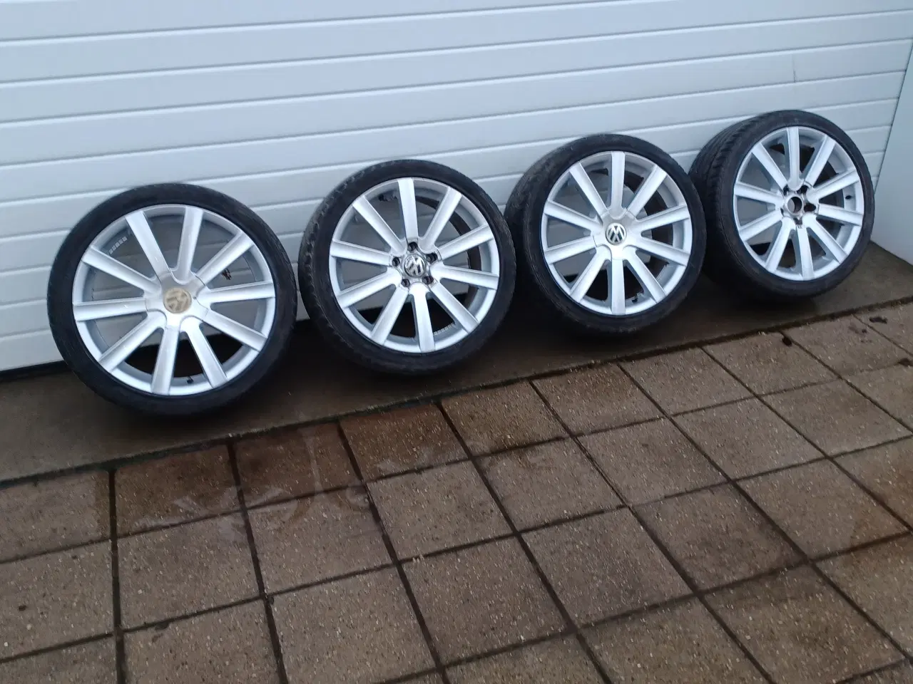 Billede 1 - VW 18" alufælge.
