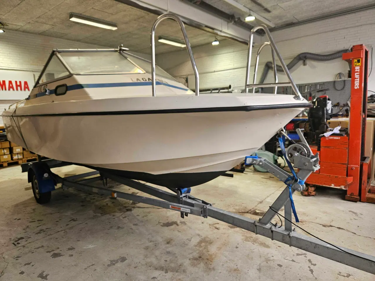 Billede 6 - Motorbåd med kabine. Motor defekt