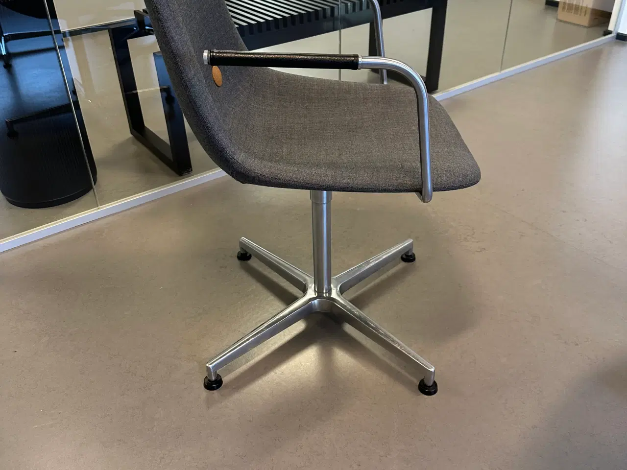 Billede 9 - Erik Jørgensen Eyes Swivel Armchair 10 stk grå