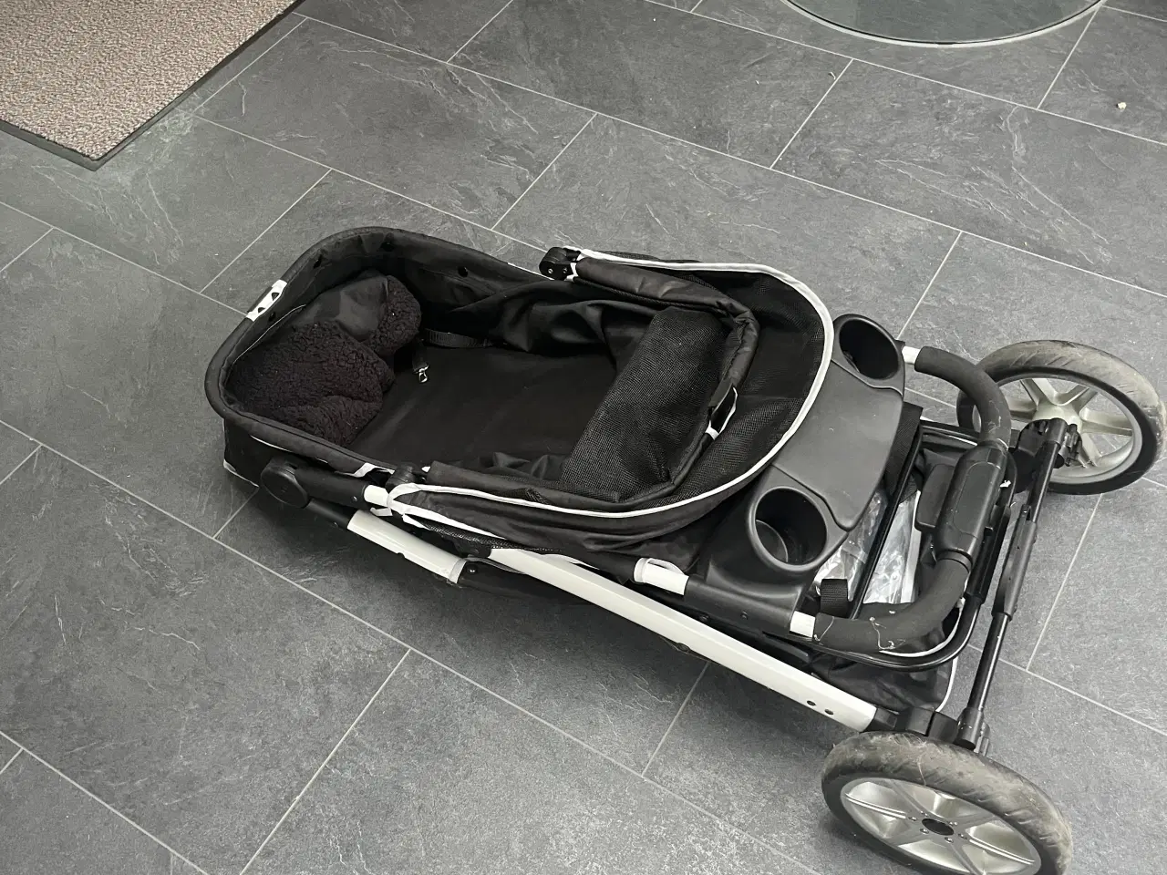 Billede 4 - Hundevogn næsten ikke brugt 