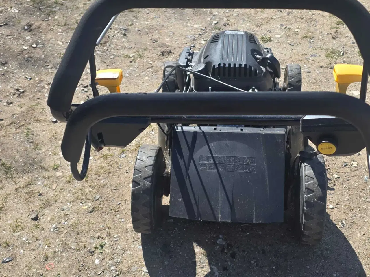 Billede 2 - Selvkørende græsslåmaskine 