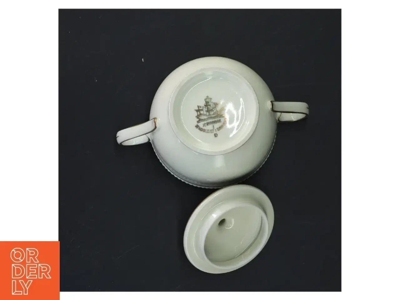 Billede 3 - Porcelæns sukkerskål (str. 8x12x8 cm)
