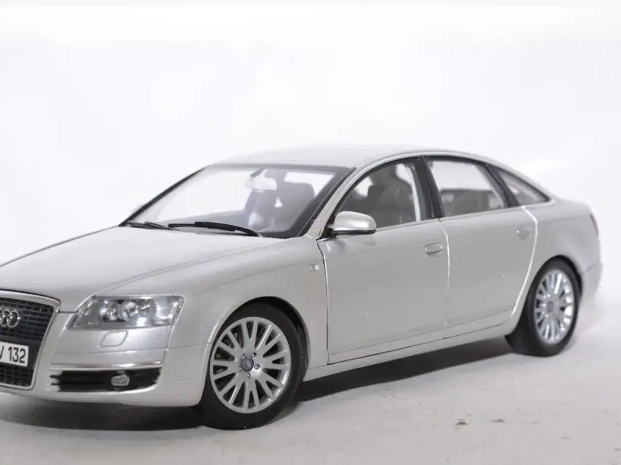 Billede 1 - 1:18 Audi 6 C6 3.2 V6 2006