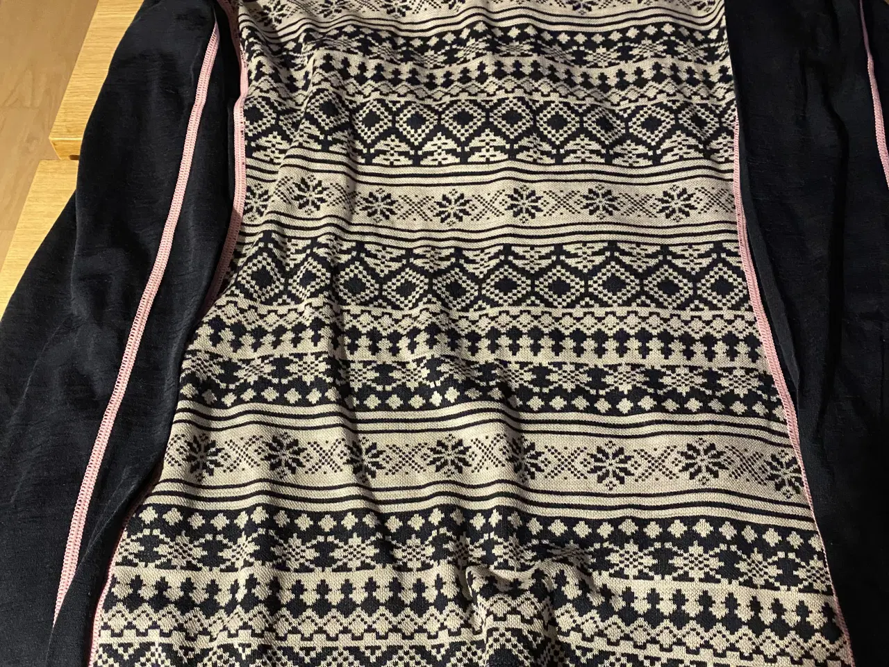 Billede 1 - Kari Tra sportssæt