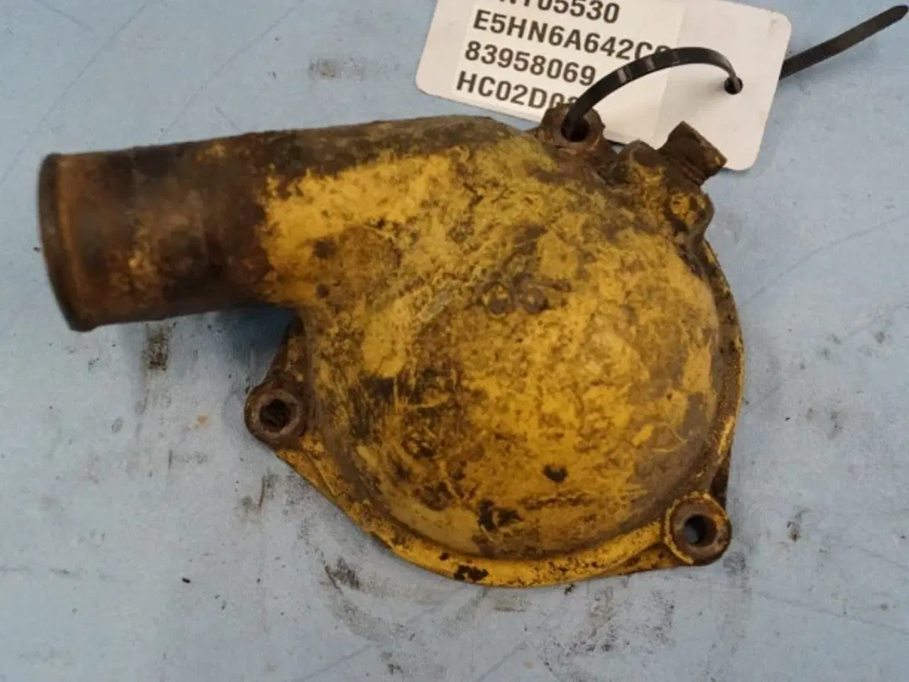 Billede 2 - Ford 675TA Oliekølerhus 83958069