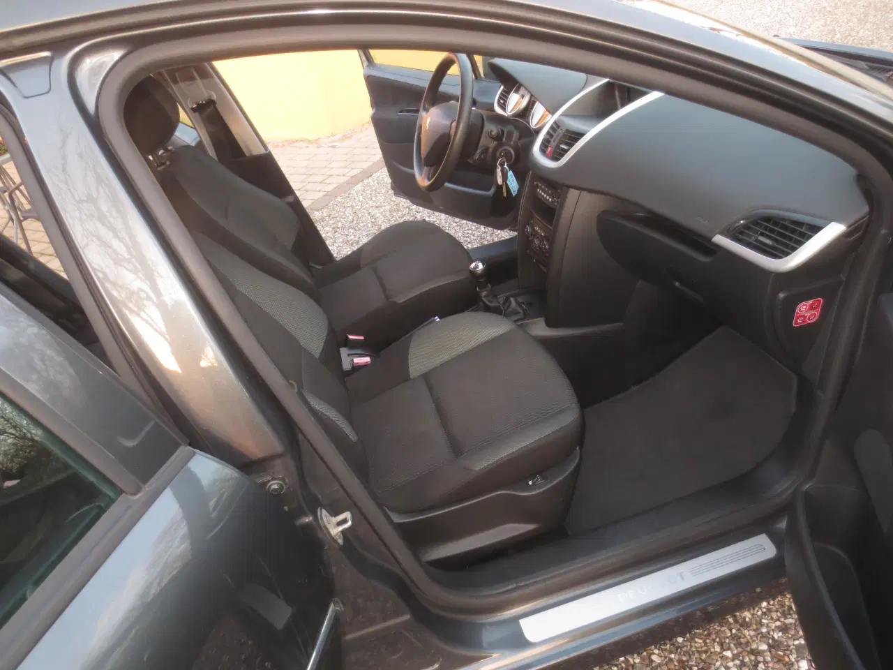 Billede 12 - Pæn Peugeot 207 1.4 i St-Car Nysynet. 