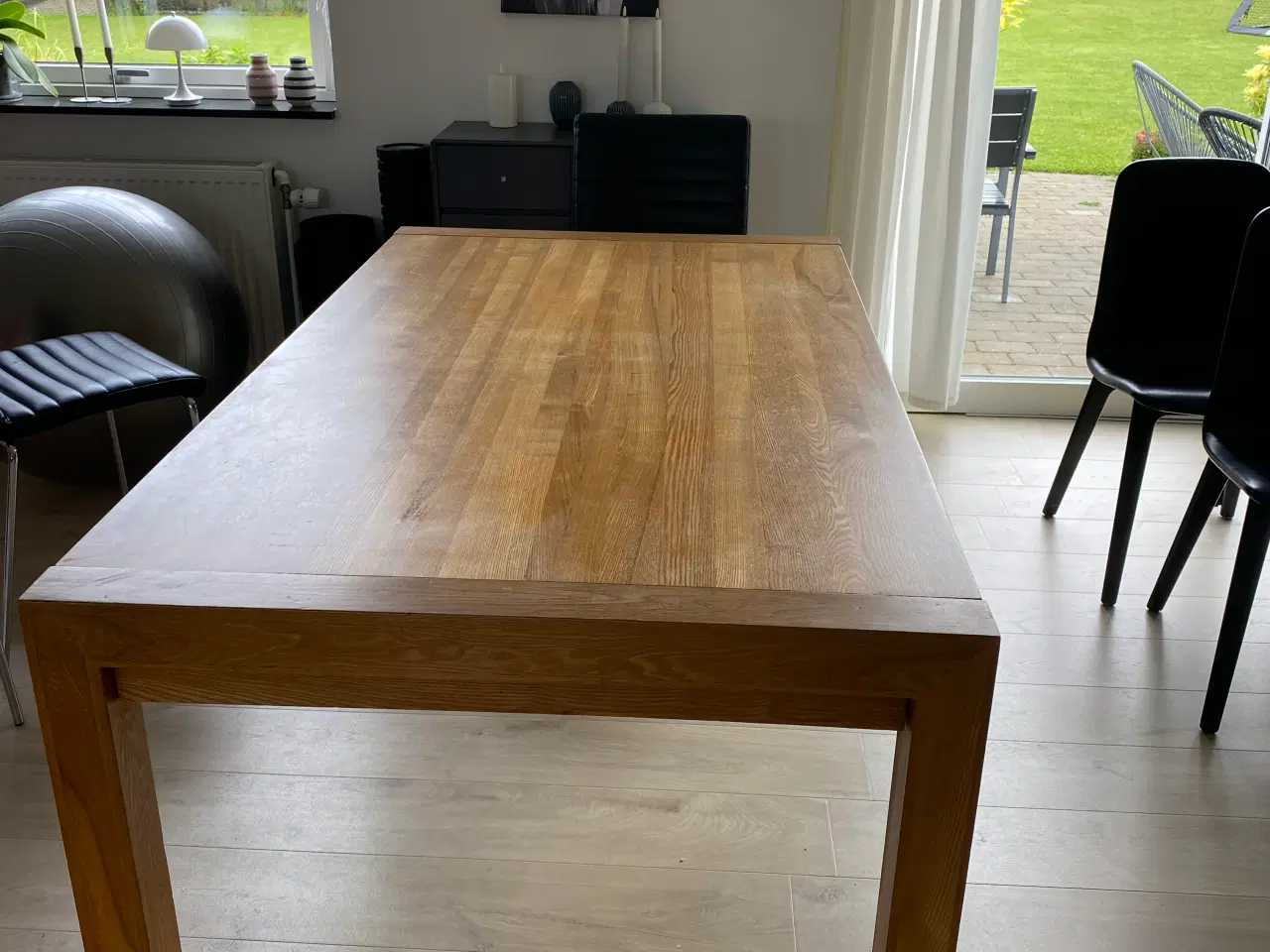 Billede 2 - Spisebord massiv eg