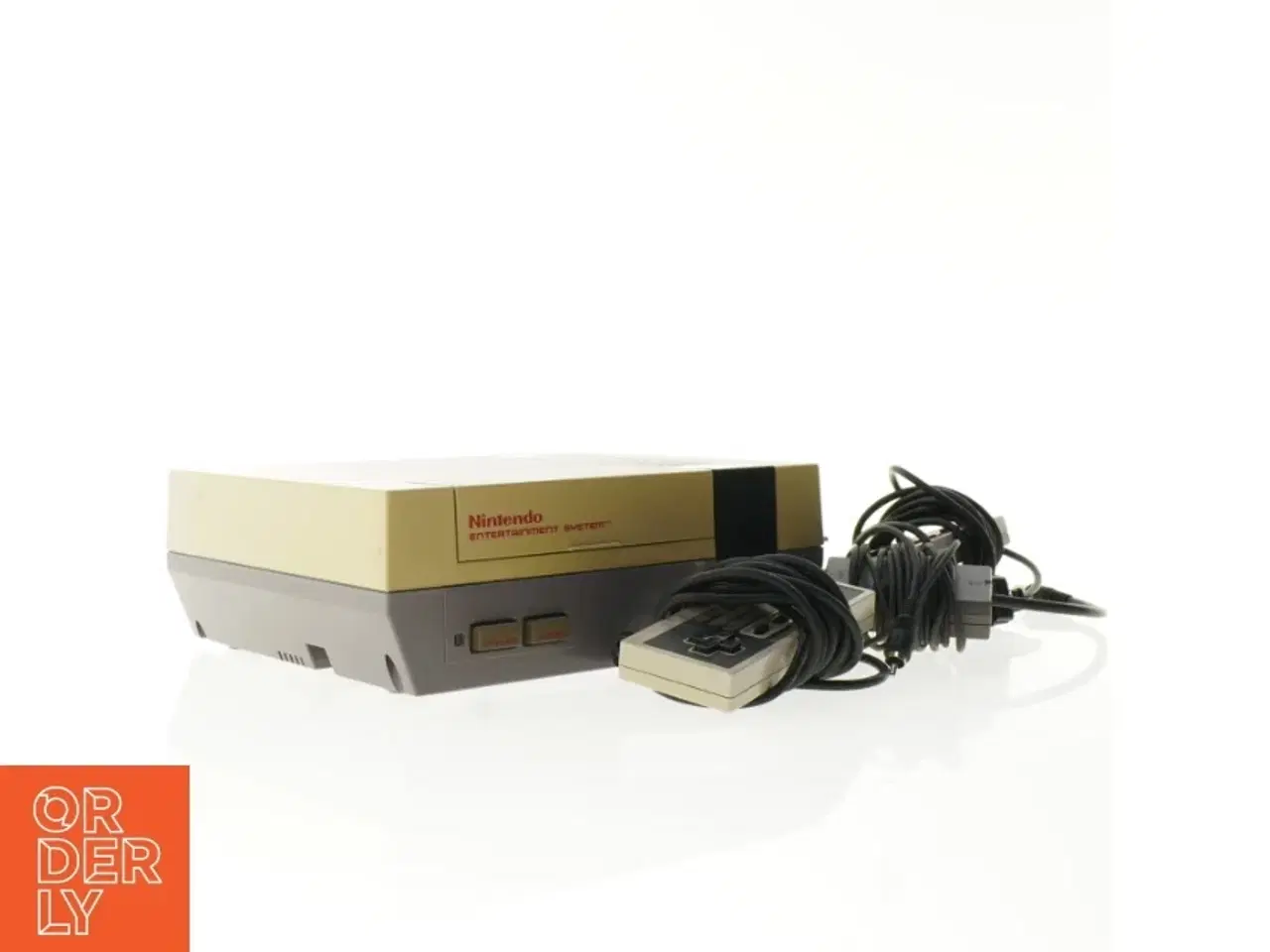 Billede 1 - Nintendo Entertainment System med tilbehør fra Nintendo (str. 26 x 20 x 9 cm)