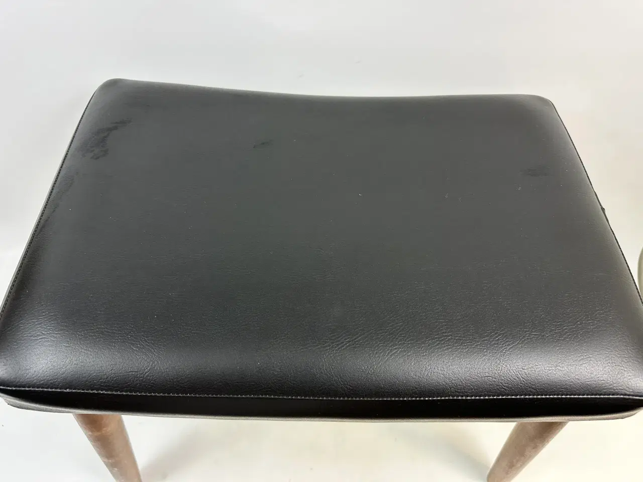 Billede 4 - Retro skammel i teak og sort nappa