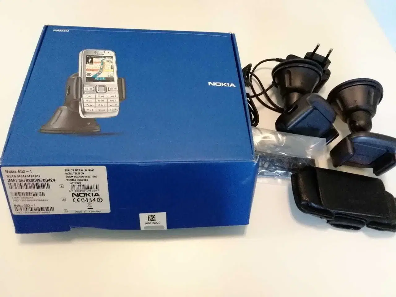 Billede 2 - Nokia E52 i god stand og med ekstra tilbehør 