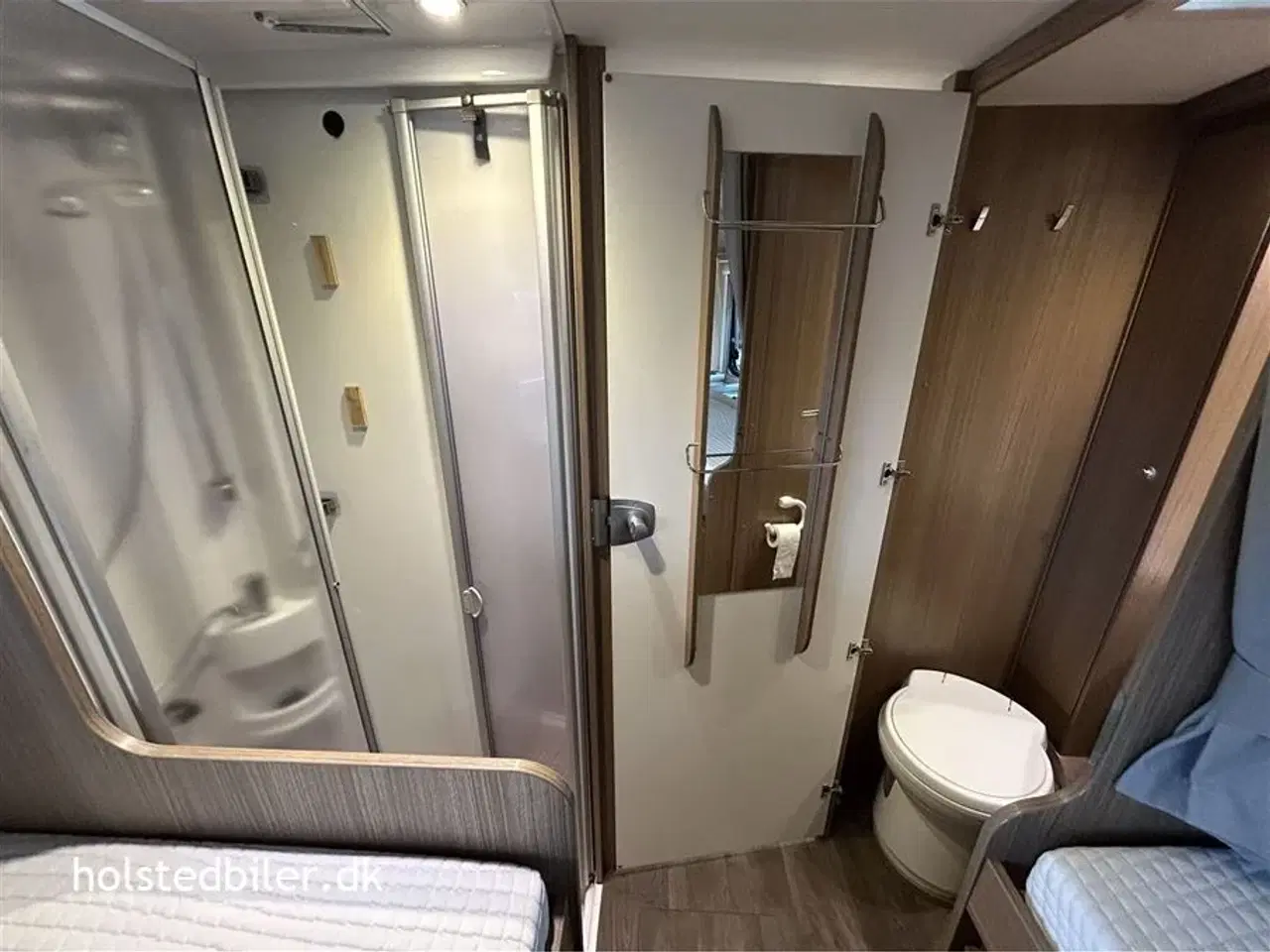 Billede 18 - 2019 - Carado T 447 Emotion   Automatgear - 2 senge og hæve/sænkeseng.