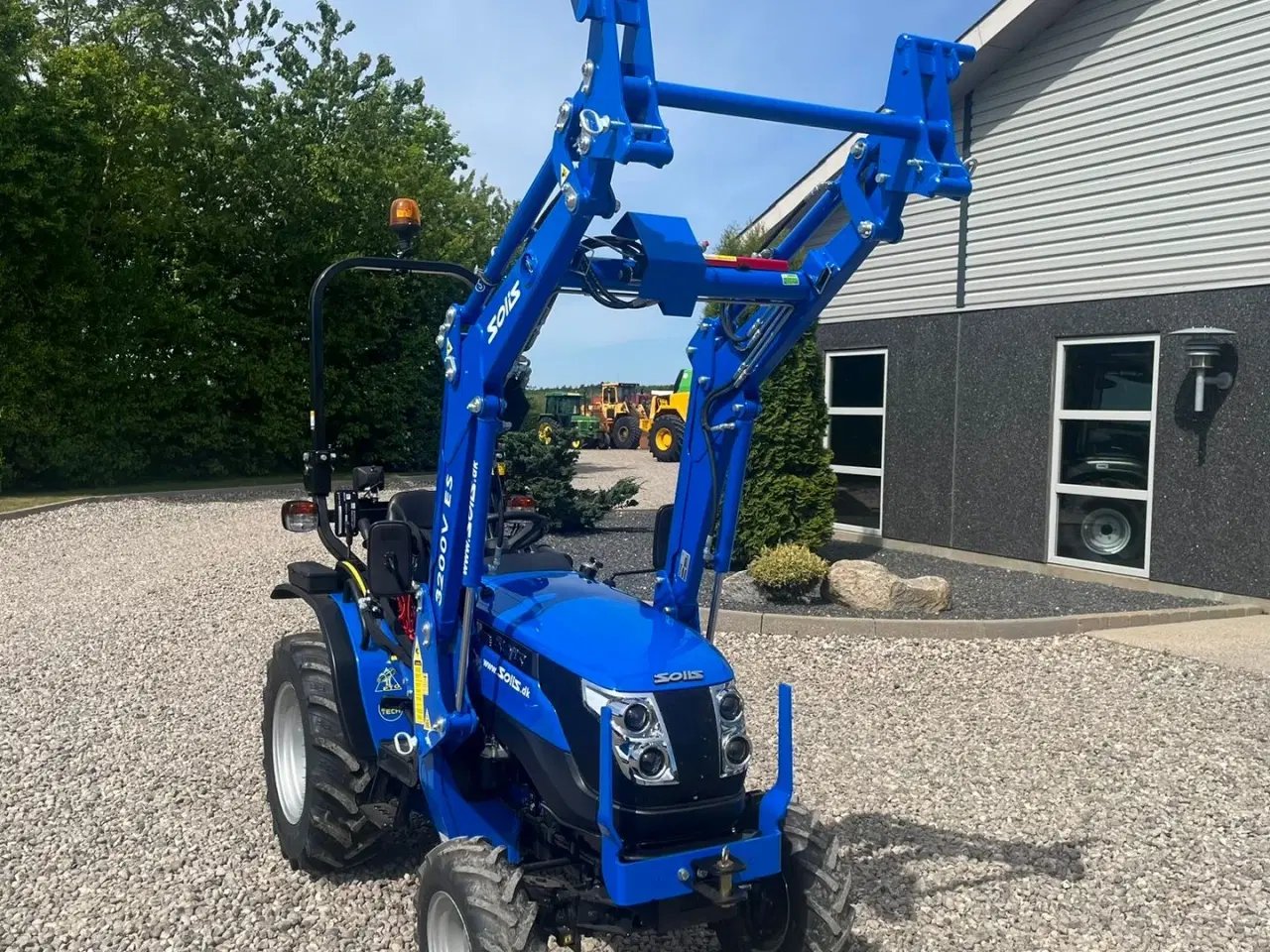 Billede 23 - Solis S26 6+2 gearmaskine med Fuldhydraulisk frontlæsser