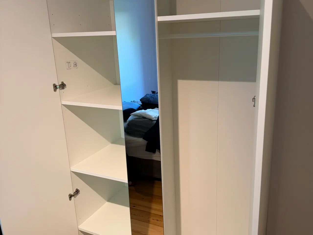 Billede 2 - Ikea klædeskab