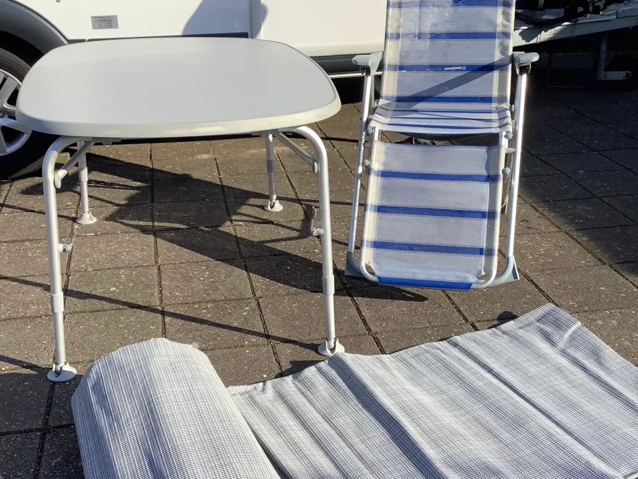 Billede 1 - Camping bord, og liggestol pris  fra 