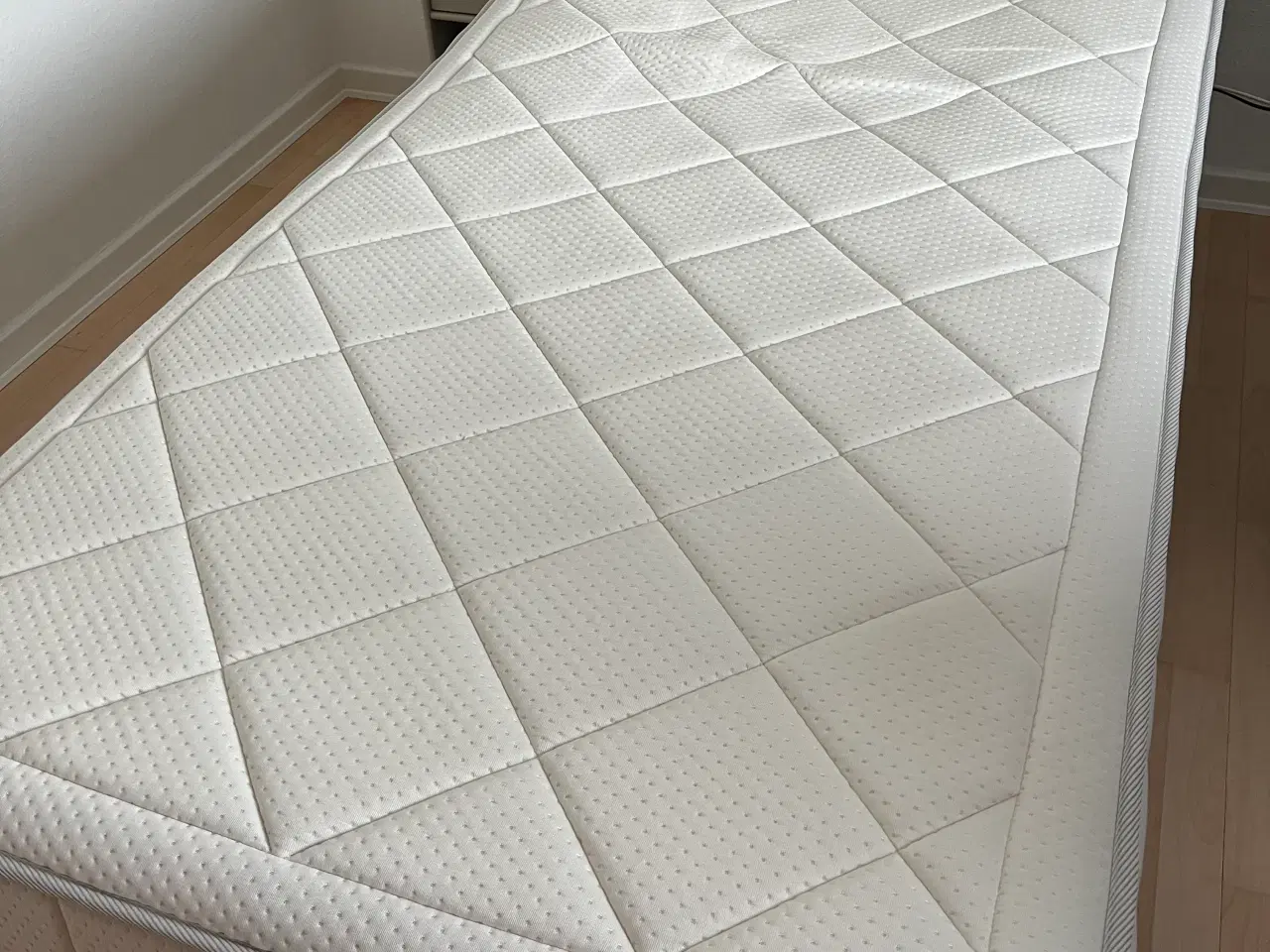 Billede 2 - Elevationsseng mrk. AUPING Original.